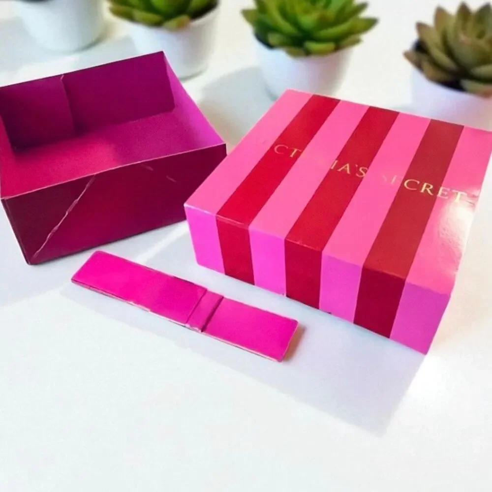 NWT Vintage Y2K Rare Victoria's Secret Pink 10Hx10”Wx4”D Striped Gift Box w/ Bow